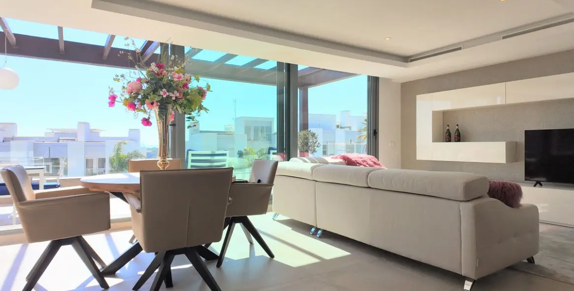 Sale of middle floor apartment in Cancelada 8