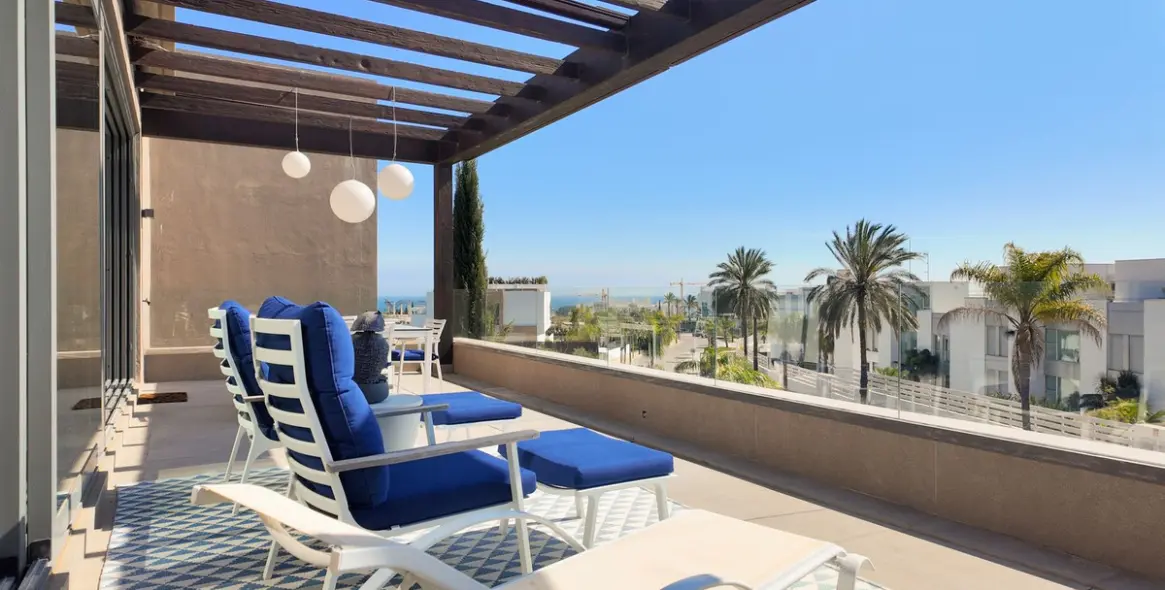 Sale of middle floor apartment in Cancelada 12