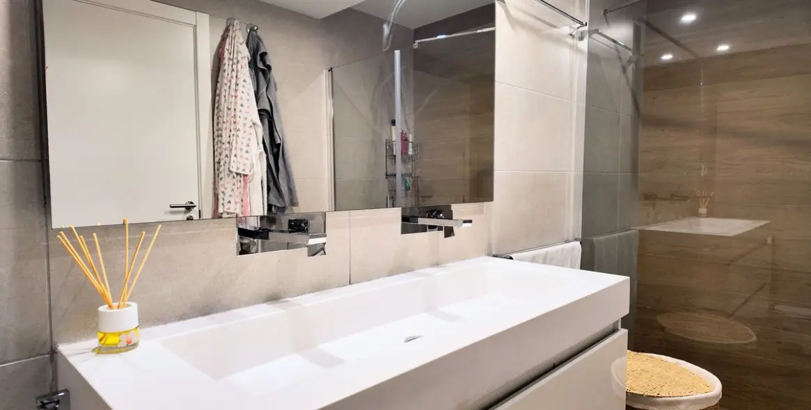 Sale of middle floor apartment in Cancelada 17