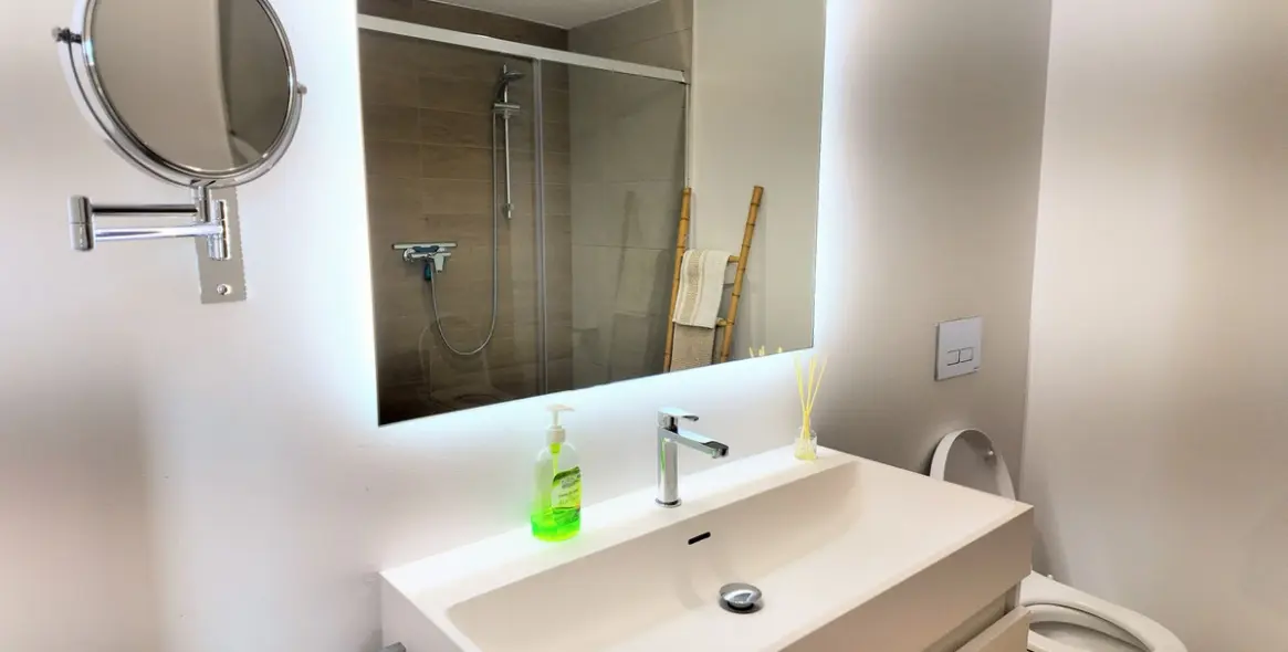 Sale of middle floor apartment in Cancelada 20