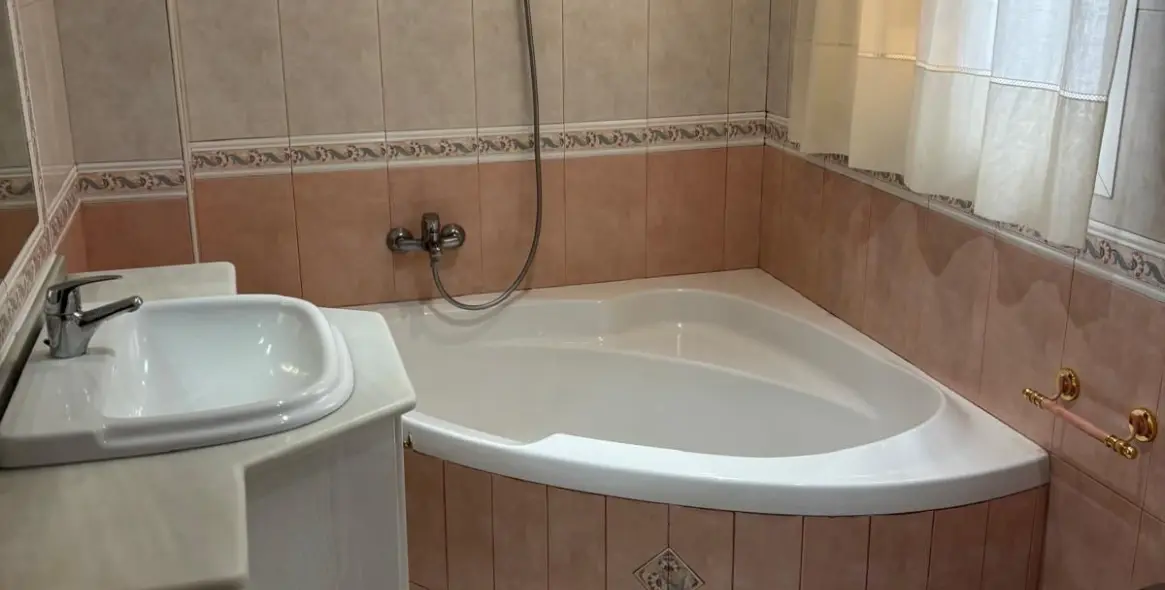 Sale of townhouse in Estepona 44