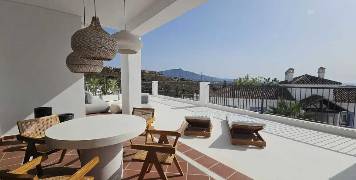 Sale of ground floor apartment in El Paraiso 1