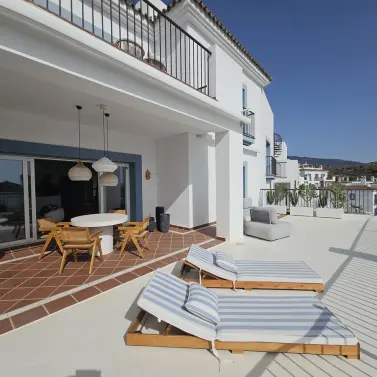Sale of ground floor apartment in El Paraiso
