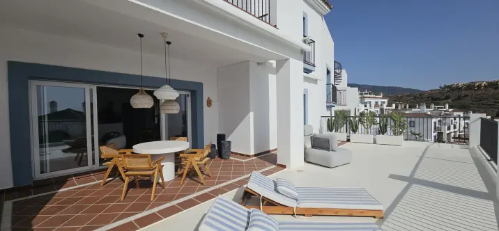Sale of ground floor apartment in El Paraiso 1
