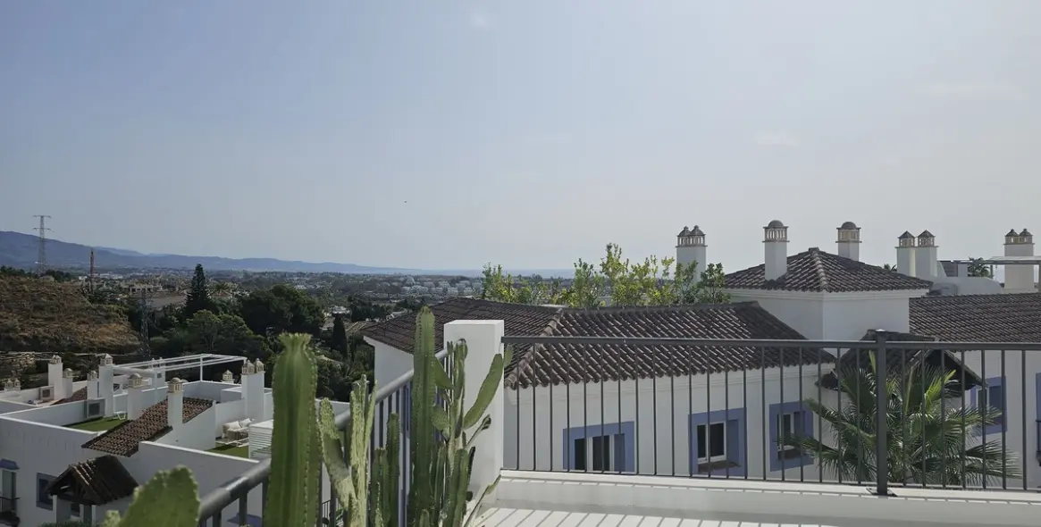 Sale of ground floor apartment in El Paraiso 3