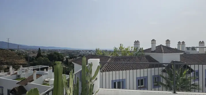 Sale of ground floor apartment in El Paraiso 2