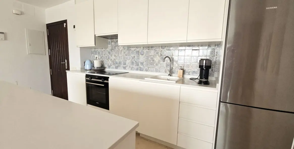 Sale of ground floor apartment in El Paraiso 6