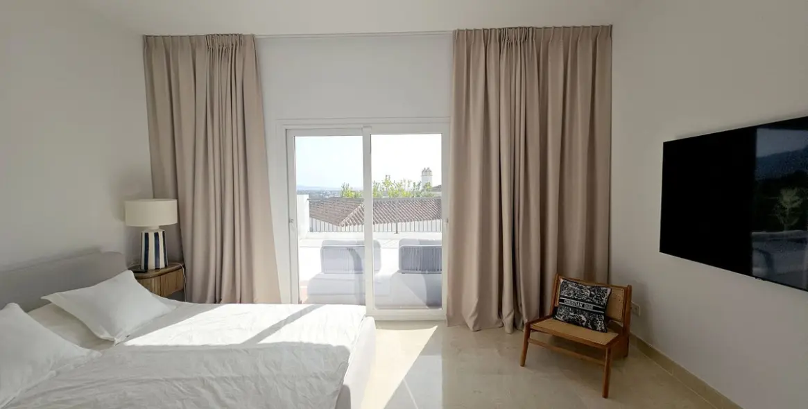 Sale of ground floor apartment in El Paraiso 13