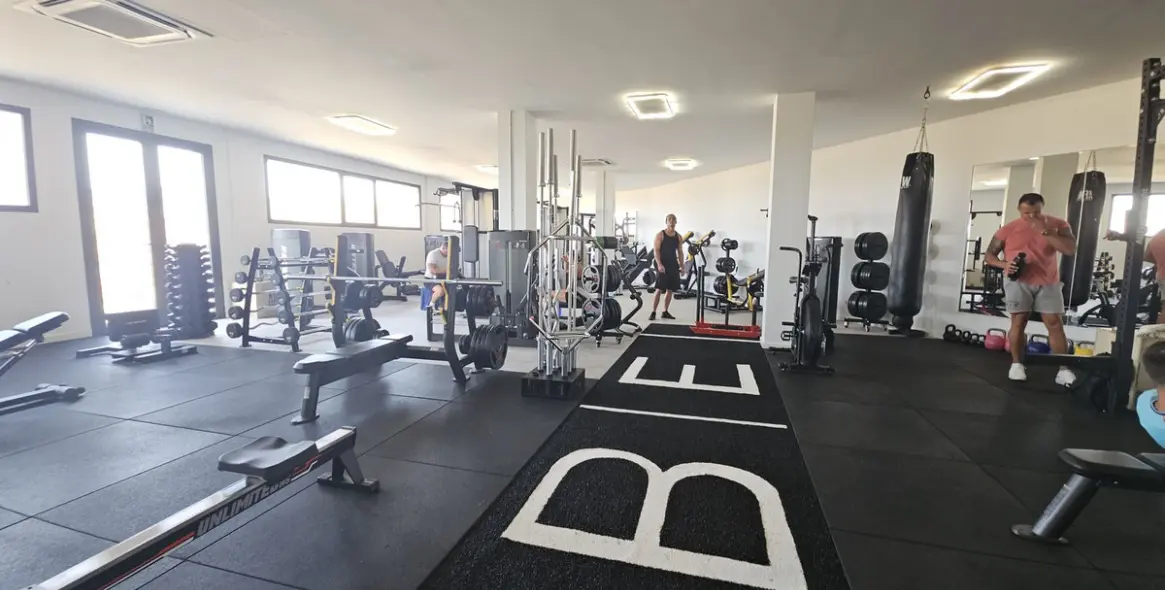 Sale of ground floor apartment in El Paraiso 16