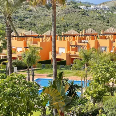 Sale of townhouse in El Paraiso