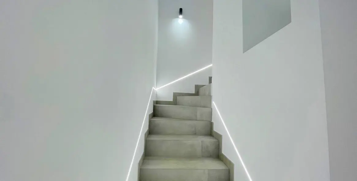 Sale of townhouse in El Paraiso 15