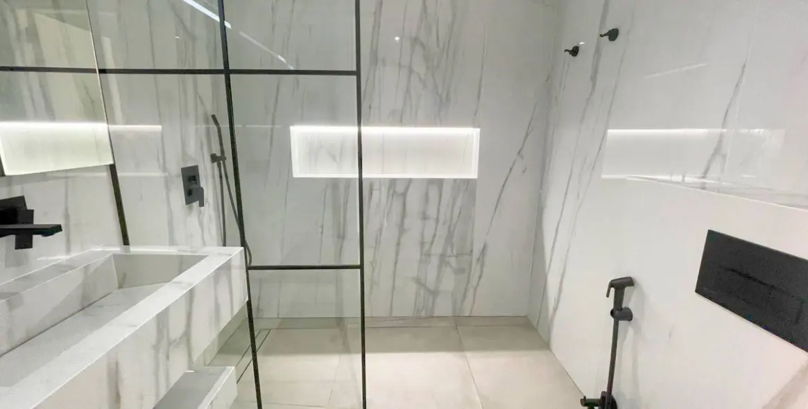 Sale of townhouse in El Paraiso 26