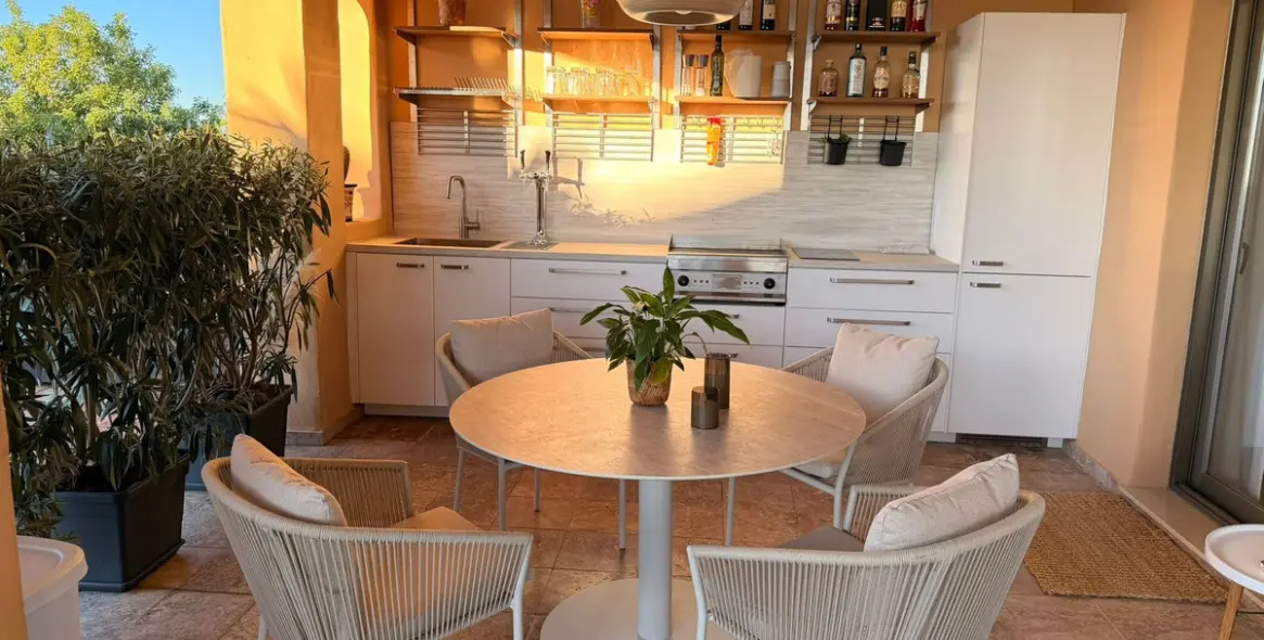 Sale of ground floor apartment in El Paraiso 2