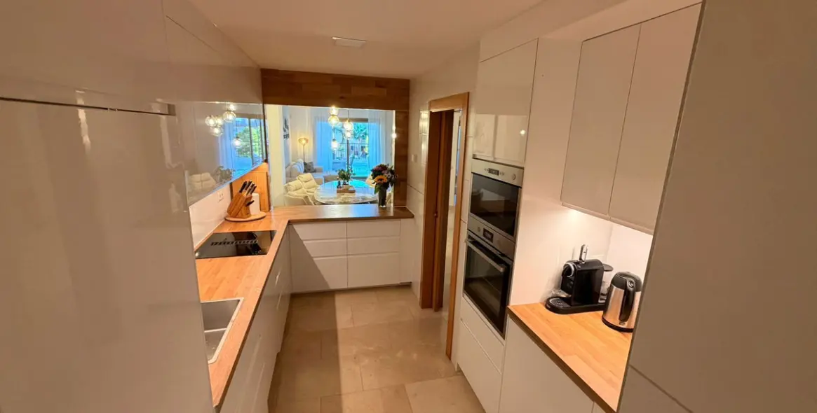 Sale of ground floor apartment in El Paraiso 14