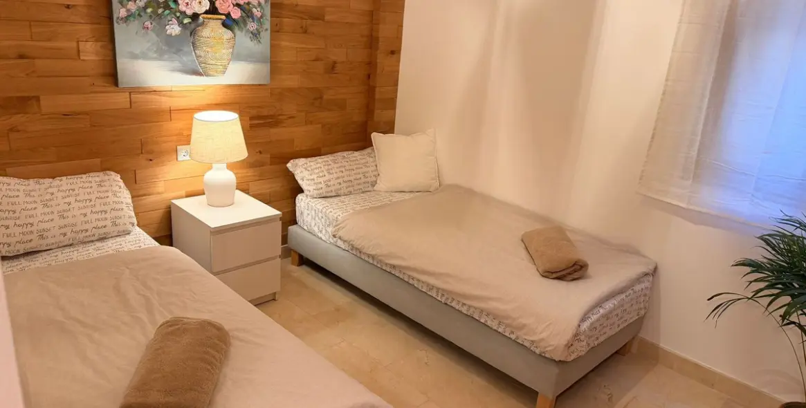 Sale of ground floor apartment in El Paraiso 19