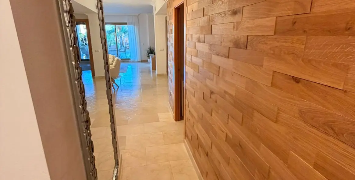 Sale of ground floor apartment in El Paraiso 25