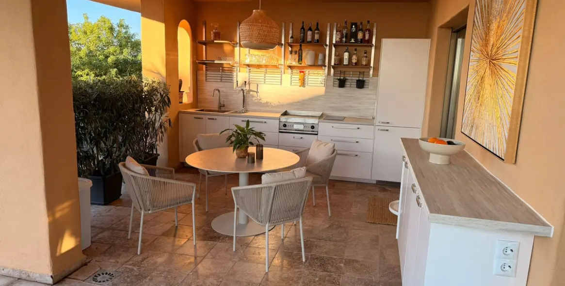 Sale of ground floor apartment in El Paraiso 44