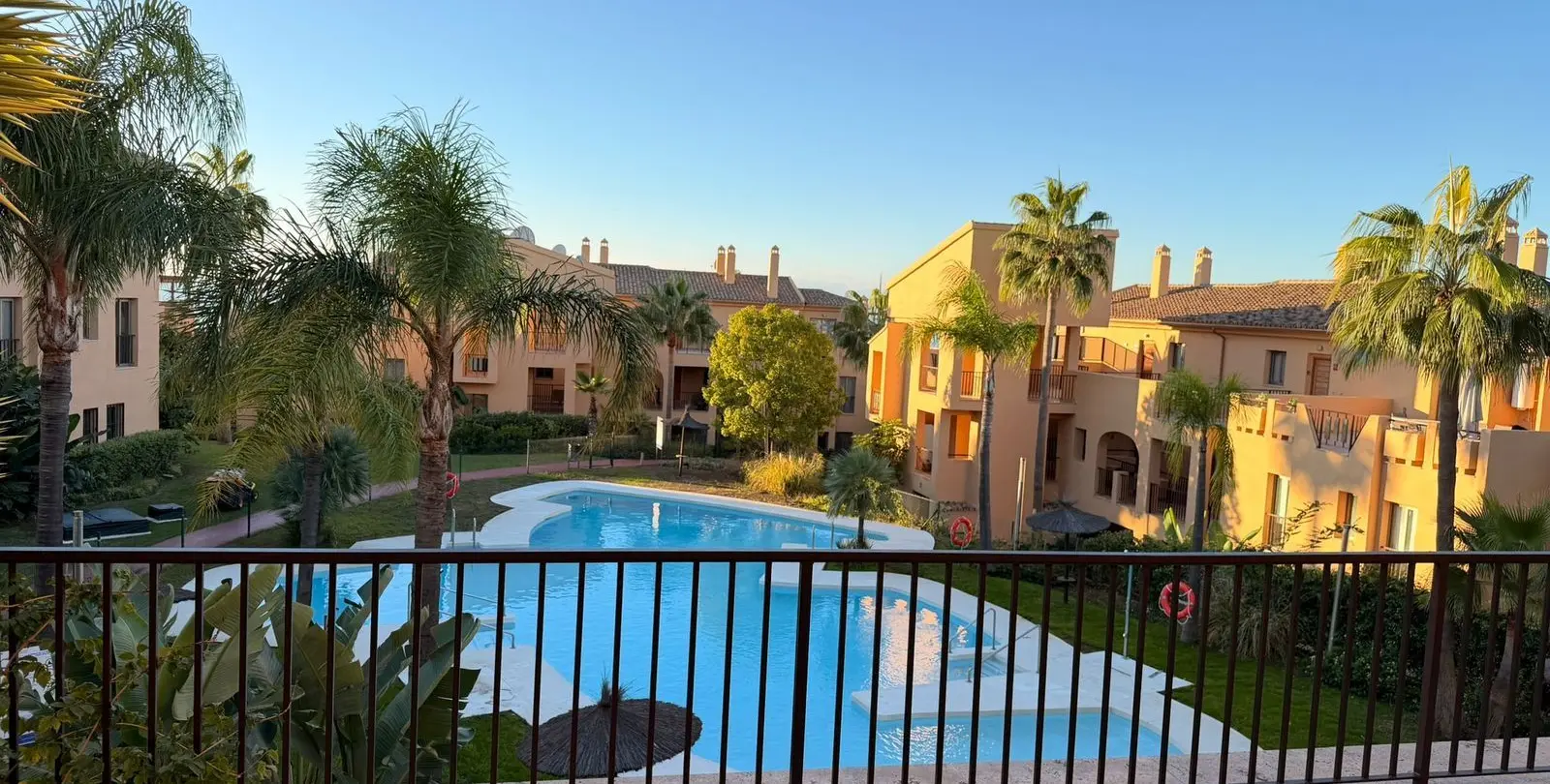 Venta de apartamento en planta baja en El Paraiso 38