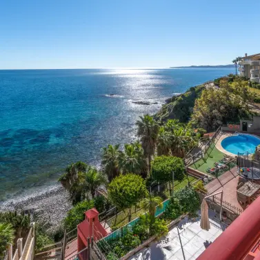 Venta de apartamento en planta media en Torrequebrada