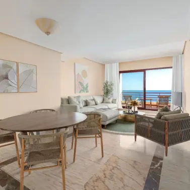 Venta de apartamento en planta media en Torrequebrada