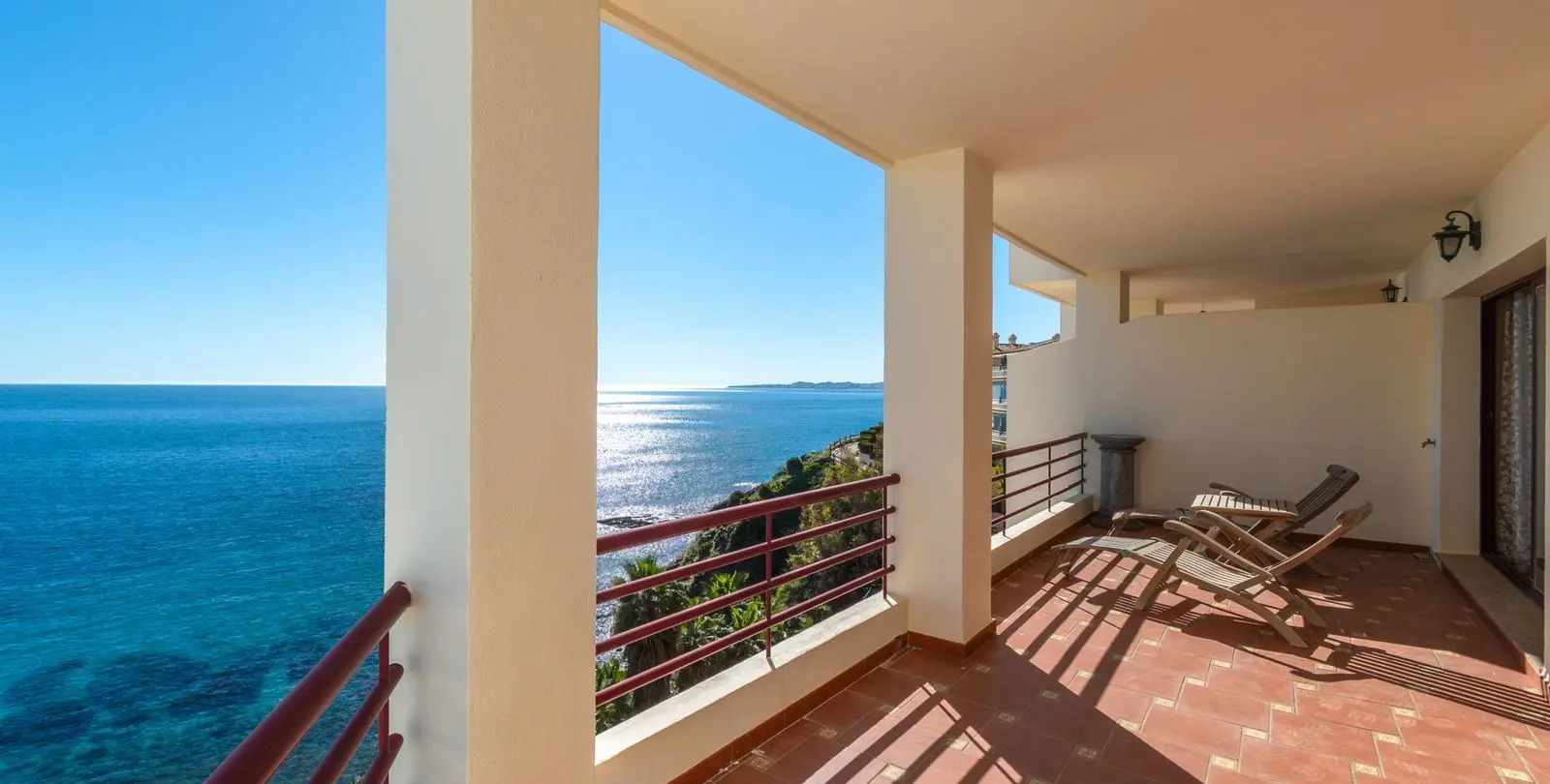 Sale of middle floor apartment in Torrequebrada 1