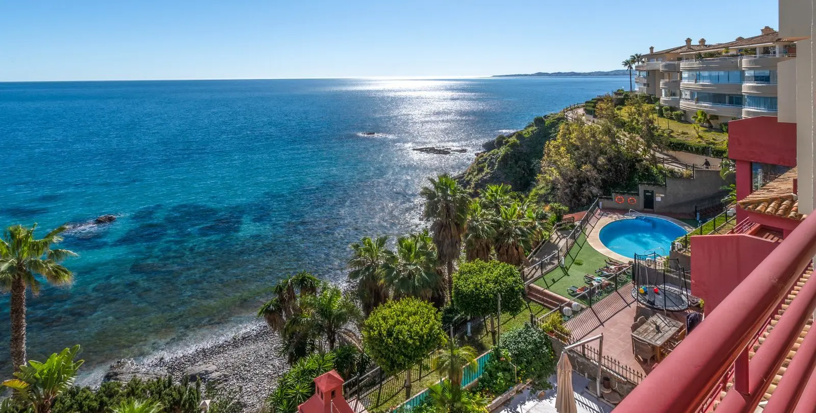 Sale of middle floor apartment in Torrequebrada 2