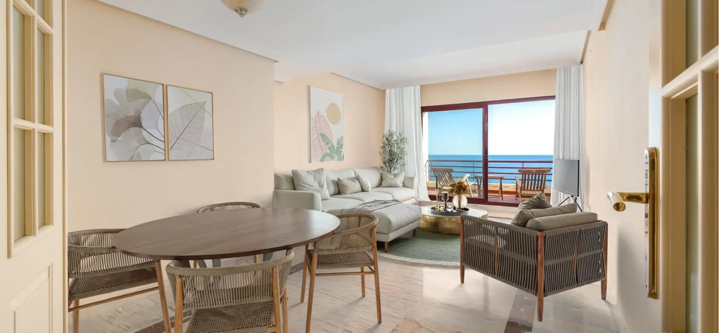 Sale of middle floor apartment in Torrequebrada 4