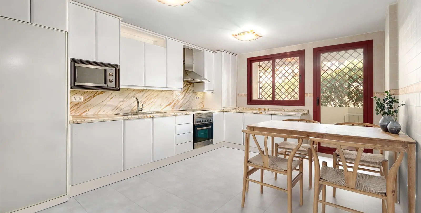 Sale of middle floor apartment in Torrequebrada 7