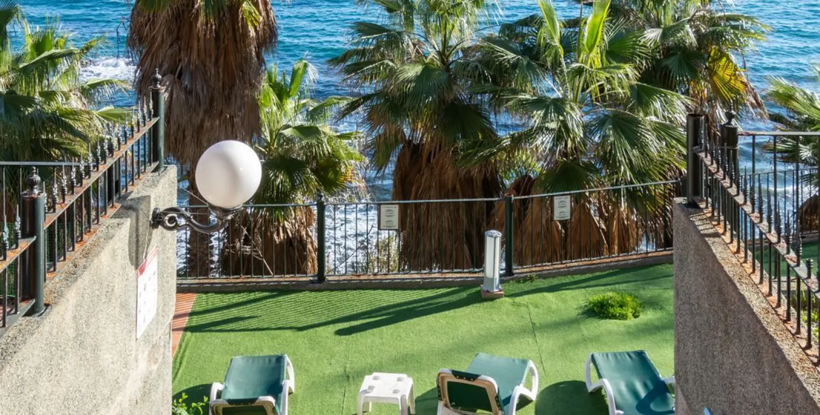 Sale of middle floor apartment in Torrequebrada 20