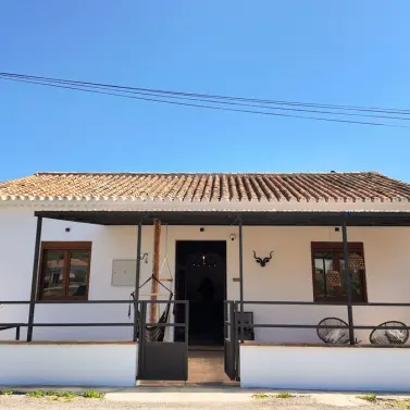Venta de finca - cortijo en Alora