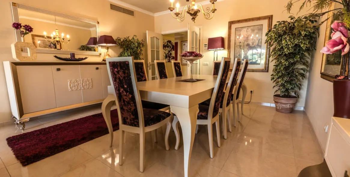 Sale of ground floor apartment in Puerto Banús 7