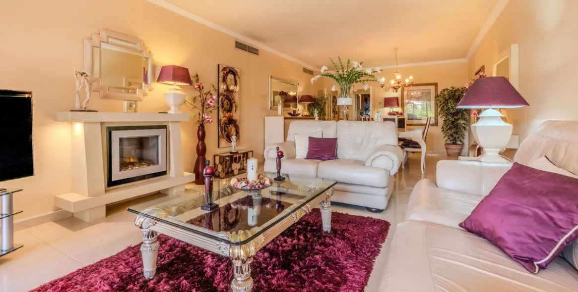 Sale of ground floor apartment in Puerto Banús 8