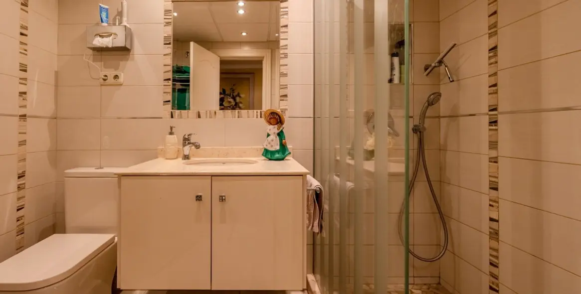 Sale of ground floor apartment in Puerto Banús 15