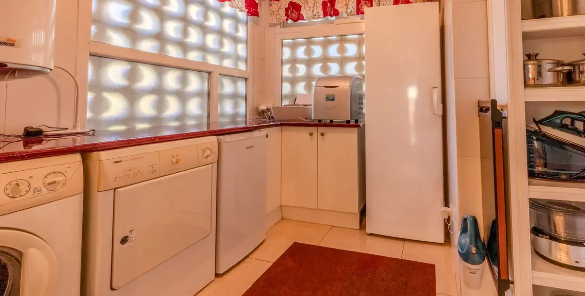 Sale of ground floor apartment in Puerto Banús 17