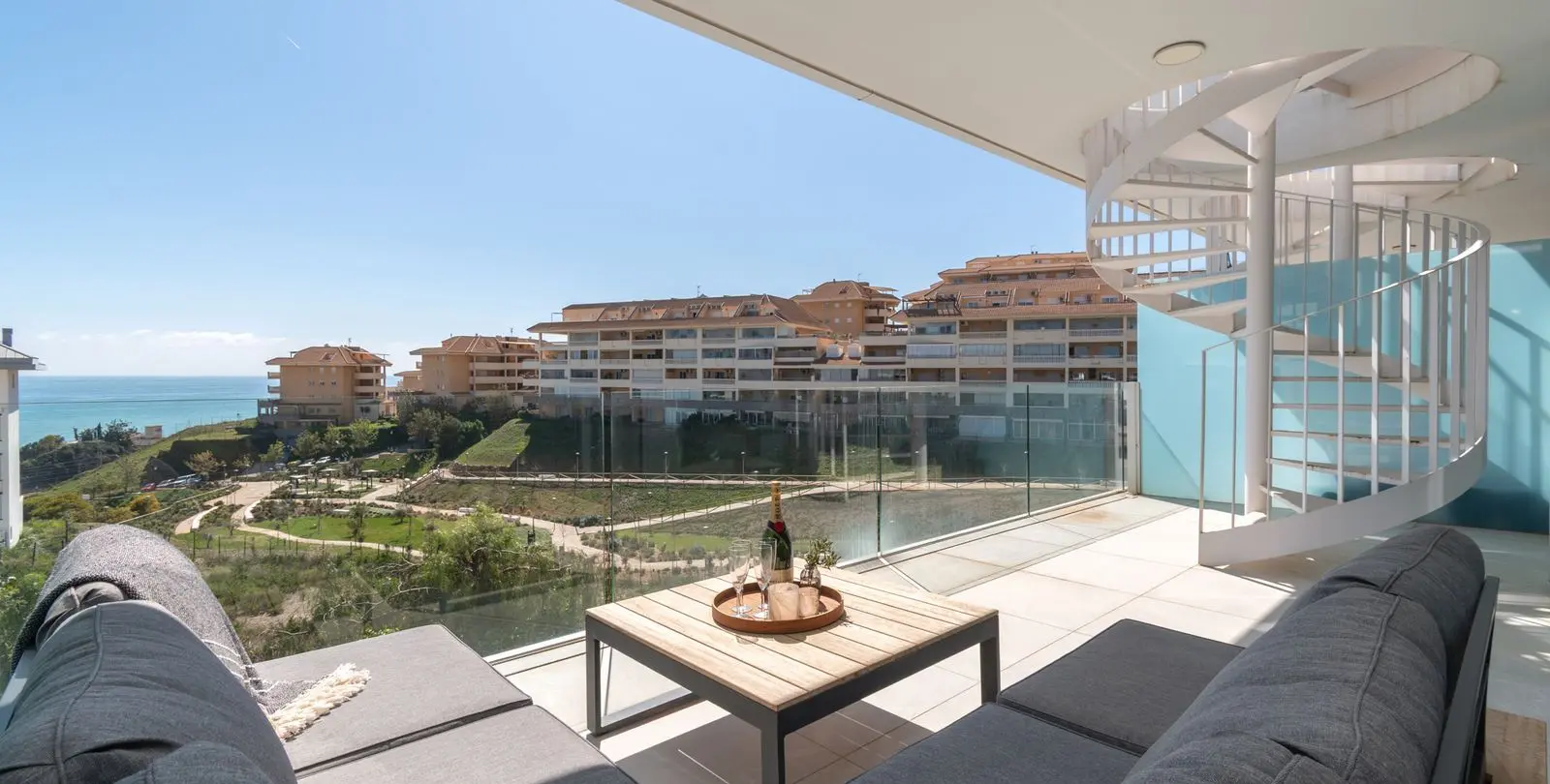 Sale of penthouse in Fuengirola 1