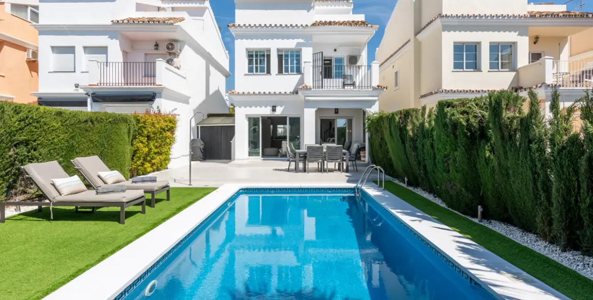 Sale of detached villa in Bel Air 1