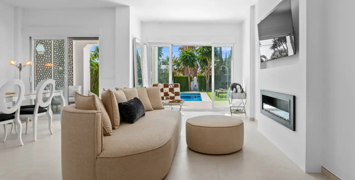 Sale of detached villa in Bel Air 3
