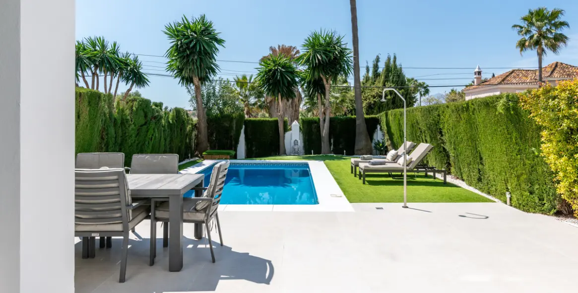 Sale of detached villa in Bel Air 4