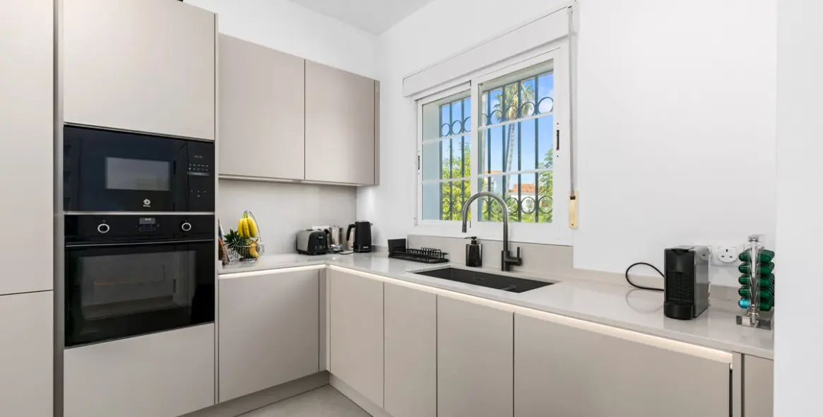 Sale of detached villa in Bel Air 11