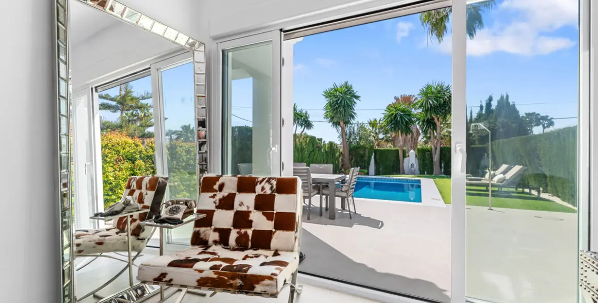 Sale of detached villa in Bel Air 12