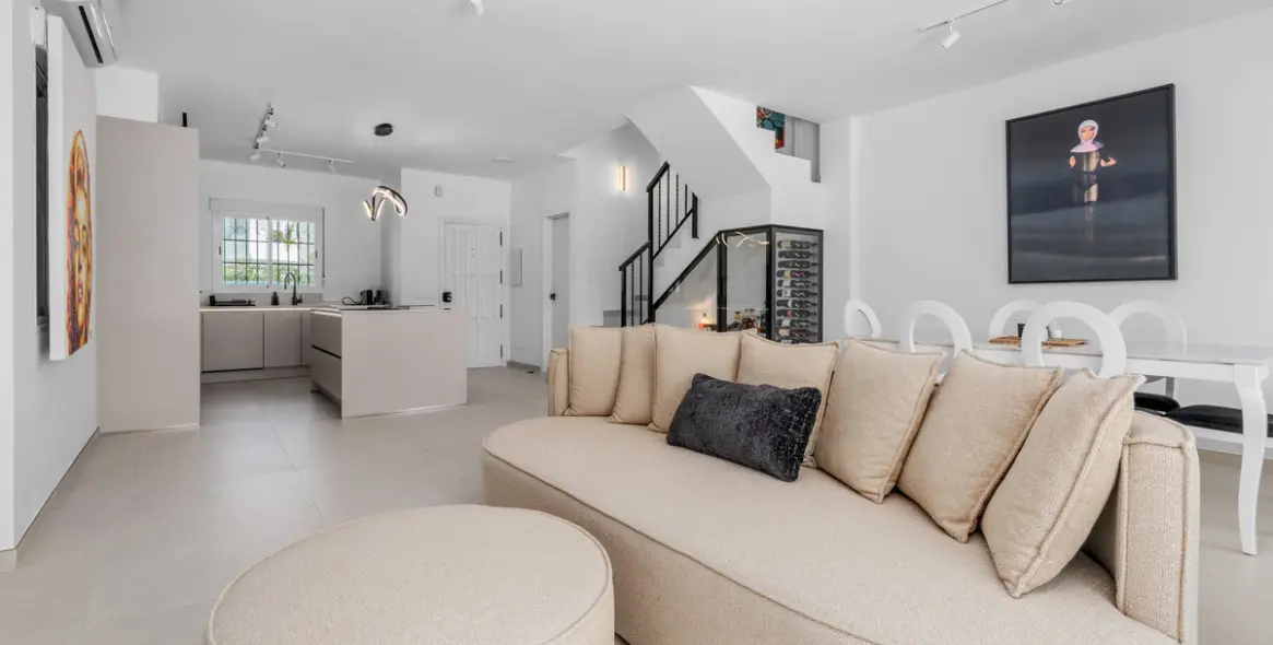 Sale of detached villa in Bel Air 14