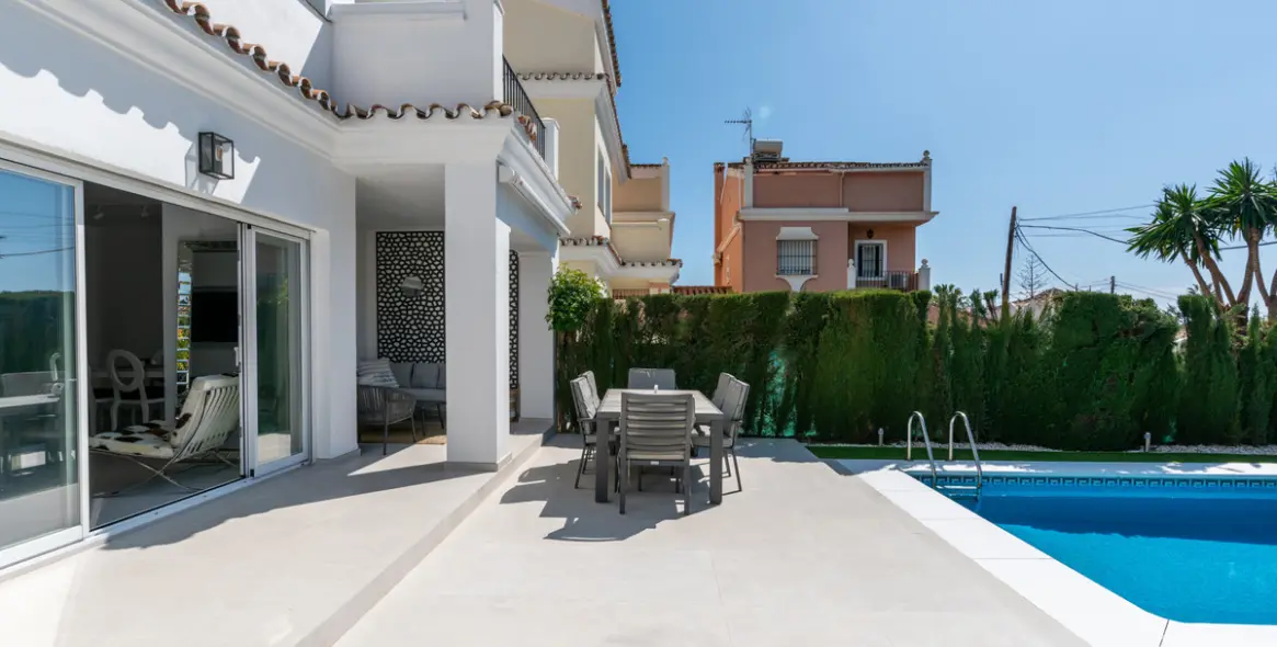 Sale of detached villa in Bel Air 16