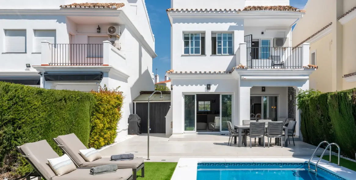 Sale of detached villa in Bel Air 20