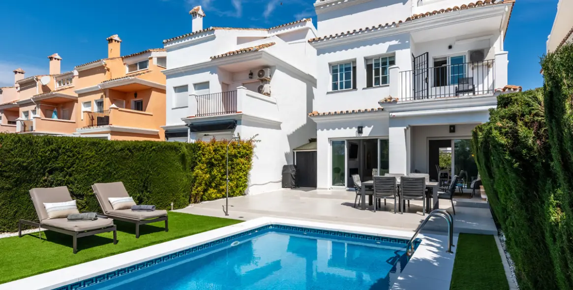 Sale of detached villa in Bel Air 21