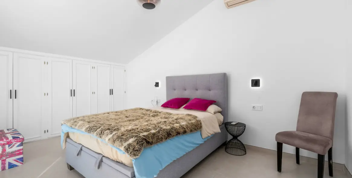 Sale of detached villa in Bel Air 45