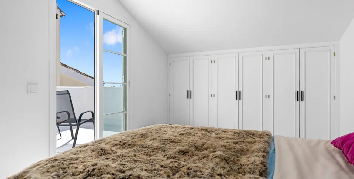 Sale of detached villa in Bel Air 48