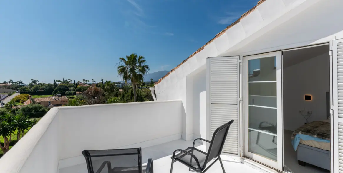 Sale of detached villa in Bel Air 56