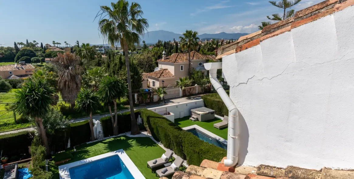 Sale of detached villa in Bel Air 57