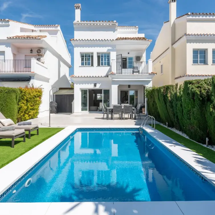 Venta de villa independiente en Bel Air