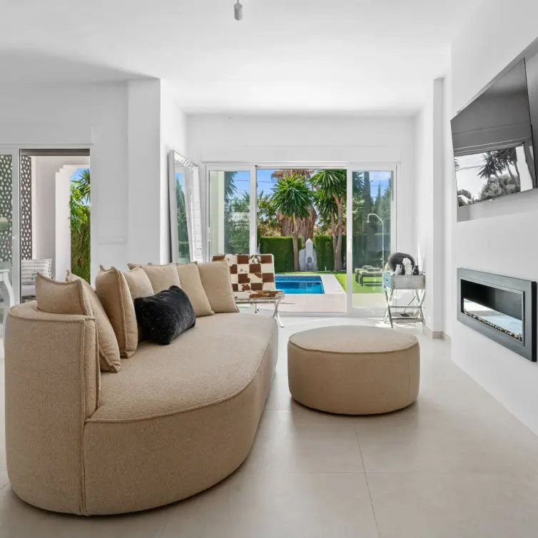 Venta de villa independiente en Bel Air